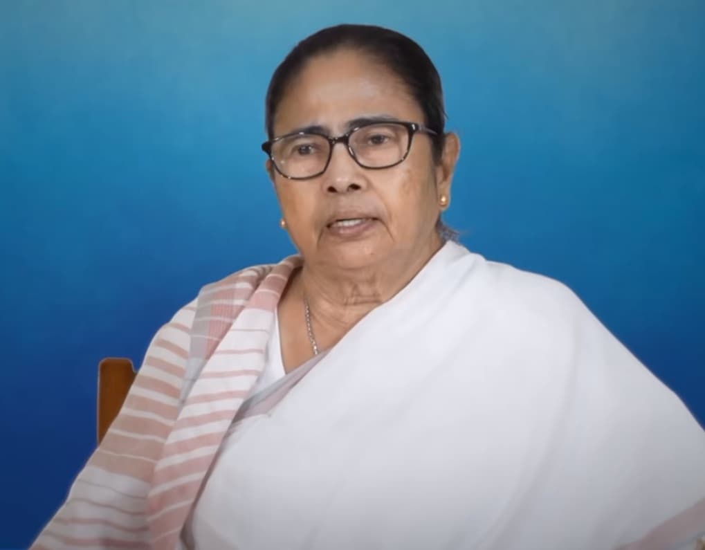 मुख्यमंत्री ममता बनर्जी ने आशा और आंगनवाड़ी कार्यकर्ताओं के वेतन में बढ़ोतरी की घोषणा की