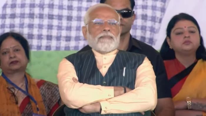 प्रधानमंत्री मोदी ने संदेशखालि की महिलाओं से मुलाकात की