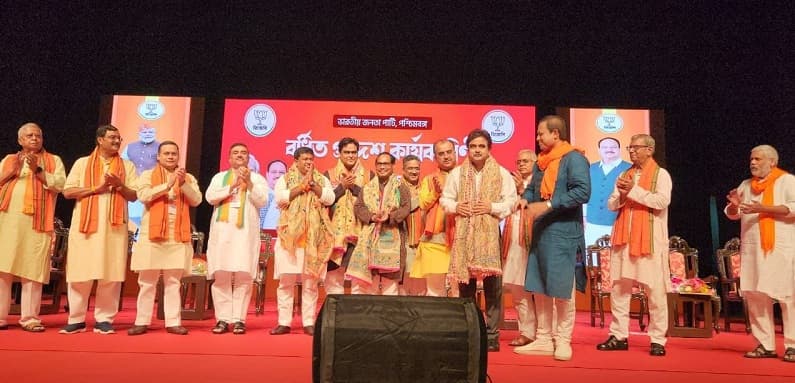 ‘सबका साथ, सबका विकास’ की जरूरत नहीं, हम उनका साथ देंगे जो हमारे साथ हैं : शुभेंदु