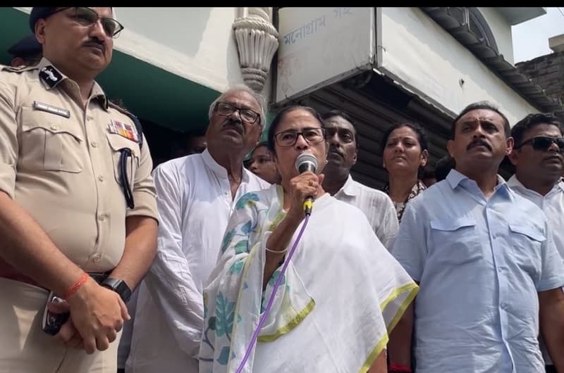 चिकित्सक हत्या: पुलिस रविवार तक मामला सुलझाने में विफल रही तो सीबीआई को सौंपी जाएगी जांच : ममता