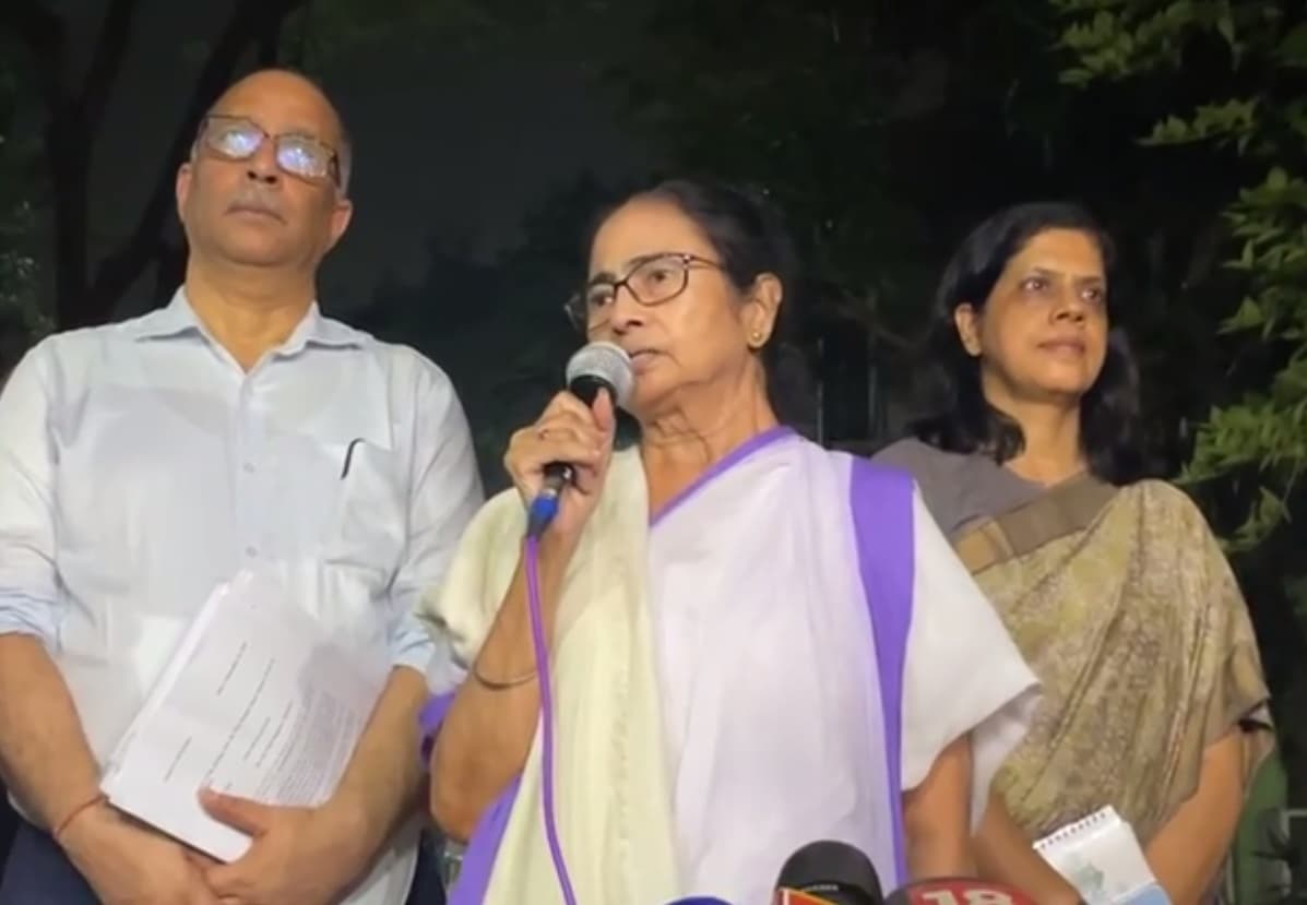 हमने चिकित्सकों की 99 प्रतिशत मांगें मान लीं, पुलिस आयुक्त को हटाया जाएगा: ममता